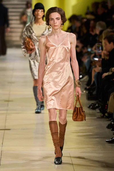 Look 37